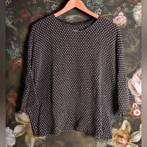 Jamie + the Jones embroidered black/white lightwieght raglan blouse size XL